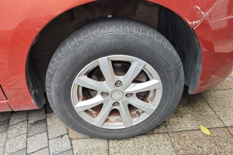 Used Chevrolet Sail 2013 Sedan 1.2L Manual Fashion Edition Right Front Wheel Hub