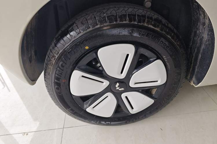 Used Wuling Hongguang MINIEV 2025 Four-Door Version Zhenxiang+ Edition Exterior 5