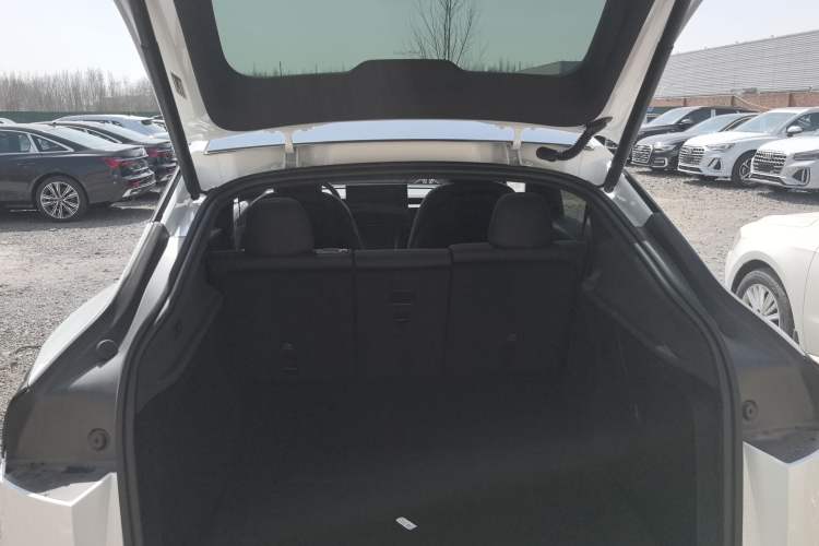 Used Tesla Model Y 2026 Rear-Drive Model
