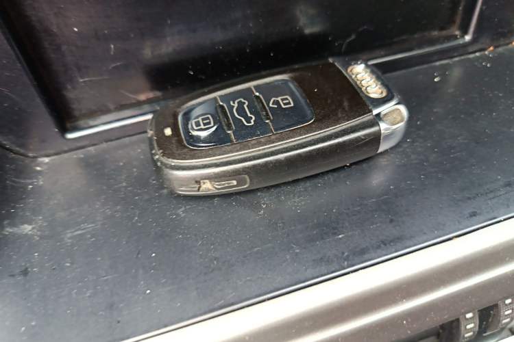 Used Audi A4L 2011 2.0 TFSI Standard Model