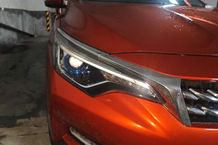 Used Venucia D60 2020 1.6L XL CVT Enjoyment Edition Right Front Headlight