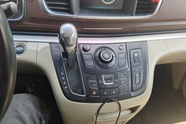 Used Buick GL8 2018 28T Luxury Model China VI Standard
