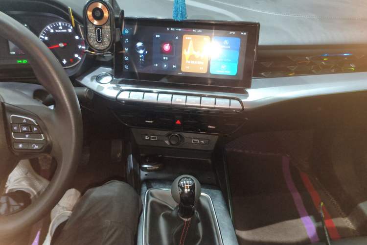 Used MG 5 2022 180 DVVT Manual Youth Luxury Edition