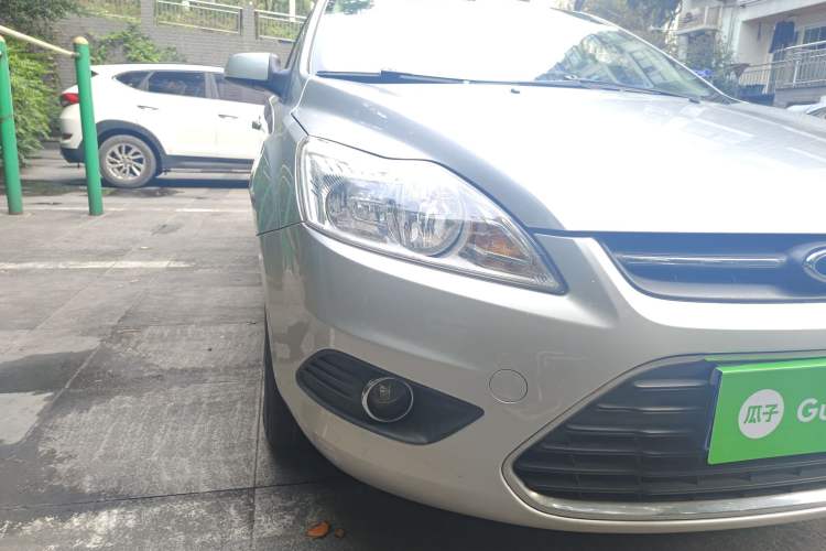 Used Ford Focus 2013 Sedan Classic 1.8L Automatic Fashion Edition
