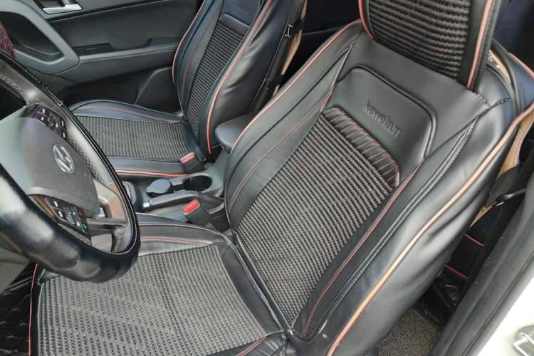 Used Hyundai ix25 2015 1.6L Automatic Two-Wheel-Drive Deluxe DLX Model Left Front Seat