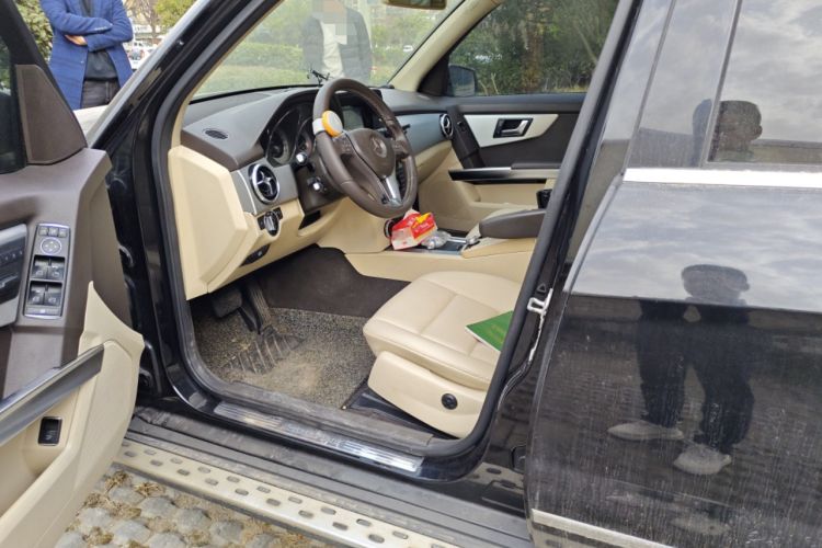 Used Mercedes-Benz GLK-Class 2013 GLK 300 4MATIC Dynamic Sunroof Model
