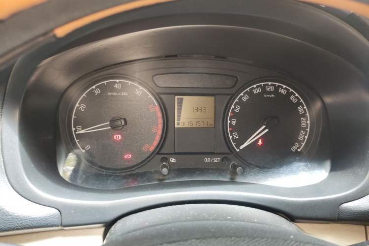 Used Skoda Fabia 2011 1.4L Manual Crystal Edition
