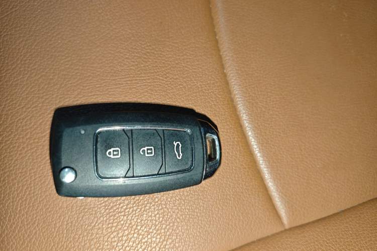 Used Hyundai Verna Ray 2016 1.4L Automatic Leading-Edge GLX
