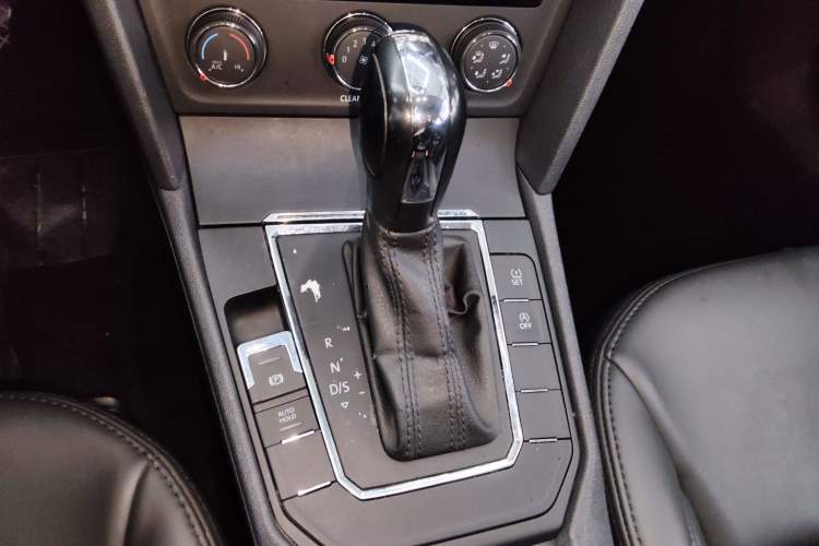 Used Volkswagen Lamando 2019 230TSI DSG Fashion Edition China VI Gear Lever