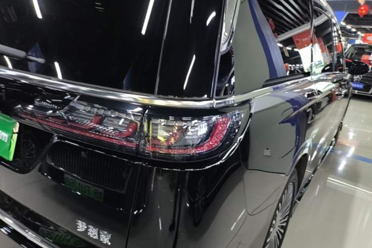 Used VOYAH Dream 2025 PHEV Four-Wheel Drive Prestige Kunpeng Edition
