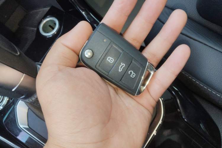 Used Volkswagen T-ROC 2022 280TSI DSG Two-Wheel Drive Elite PLUS Vehicle Key