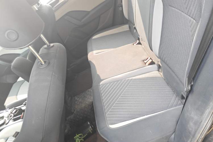 Used Volkswagen Tharu 2024 300TSI Two-Wheel-Drive Crescent Edition