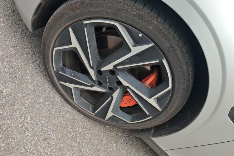 Used Lynk & Co Z10 2025 95 kWh 702 km All-Wheel-Drive Halo