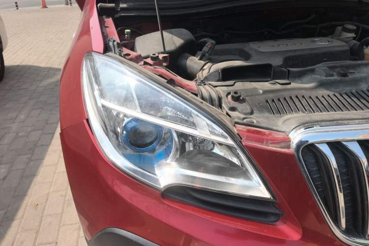 Used Buick Encore 2015 1.4T Automatic Two-Wheel Drive Urban Elite Version Right Front Headlight
