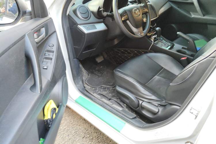 Used Mazda Mazda 3 2015 Sedan 1.6L Automatic Elite Model