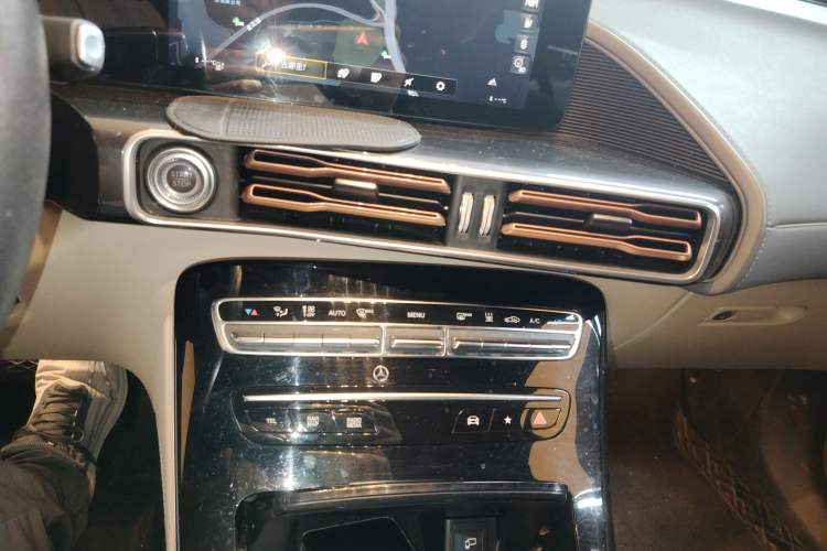 Used Mercedes-Benz EQC 2022 EQC 350 4MATIC Audio And AC Panel