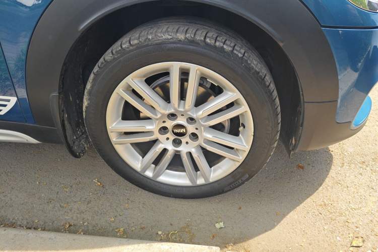 Used MINI Countryman 2017 1.5T COOPER ALL4 Traveler Right Front Wheel Hub