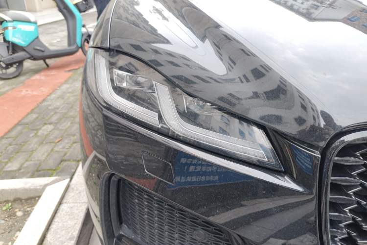 Used Jaguar F-PACE 2022 P250 R-Dynamic BLACK
