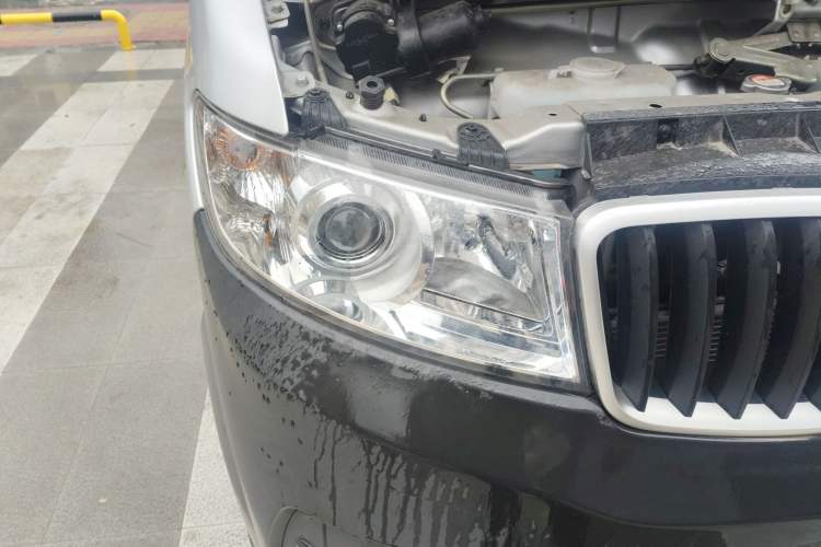 Used Jinbei Hiace X30 2021 1.5L Standard Version Air-Conditioner-Free Van China VI Emission Standard SWC15M Right Front Headlight