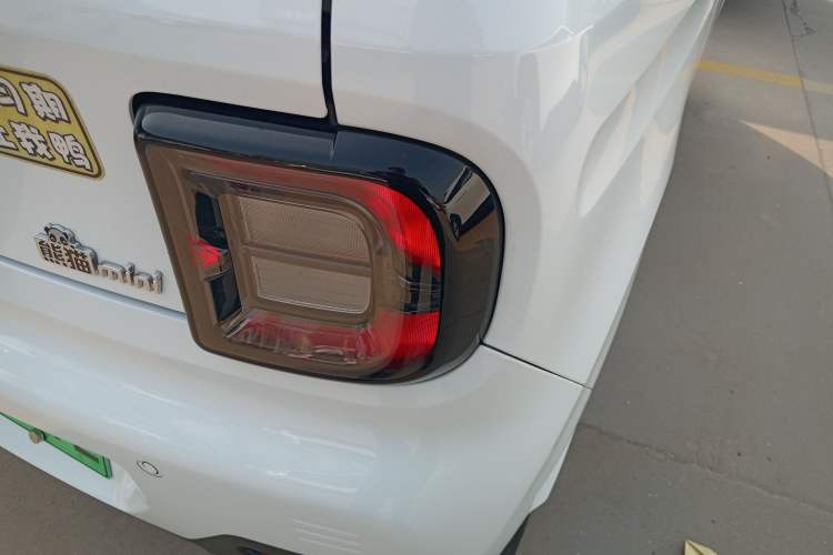 Used Geely Galaxy Panda 2023 Panda Mini 200km Endurance Bear
