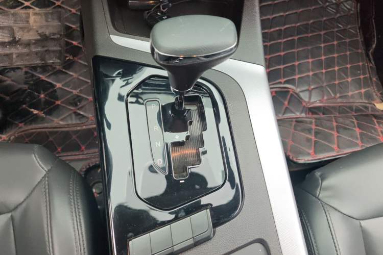 Used Soueast DX5 2019 1.5T CVT Luxury Model Gear Lever