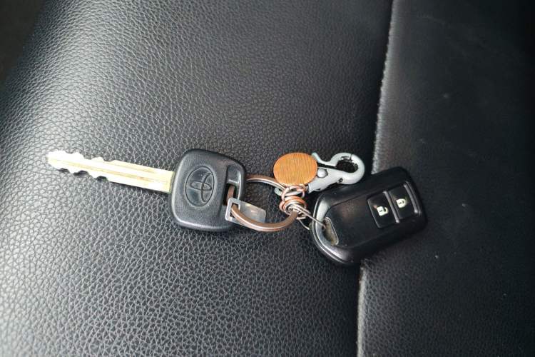 Used Toyota YARiS L Zhi Xiang 2020 1.5L CVT Leading Edition Vehicle Key