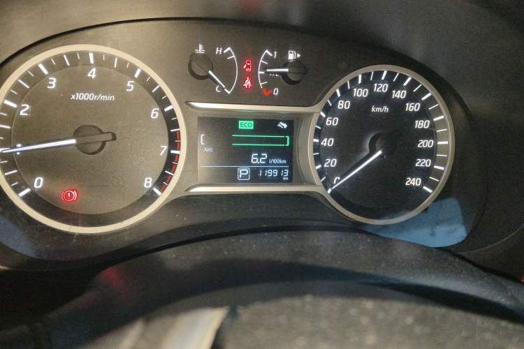 Used Nissan Lannia 2016 1.6L CVT Cool Edition Odometer Close Up