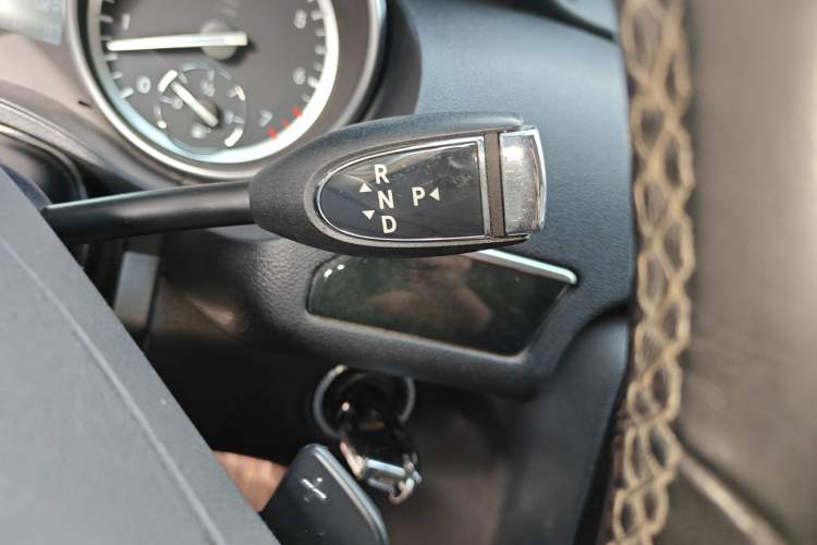 Used Mercedes-Benz R-Class 2017 R 320 4MATIC Business Edition Prestige Model