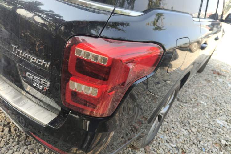 Used GAC Trumpchi GS8 2017 320T Two-Wheel Drive Luxury Smart Connectivity Version (7 Seats)
