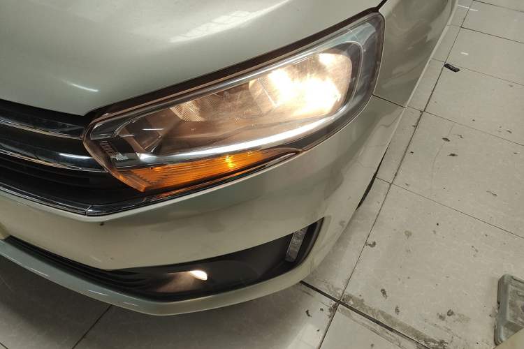 Used Citroen C4 Sega 2016 1.6L Manual Luxury Model
