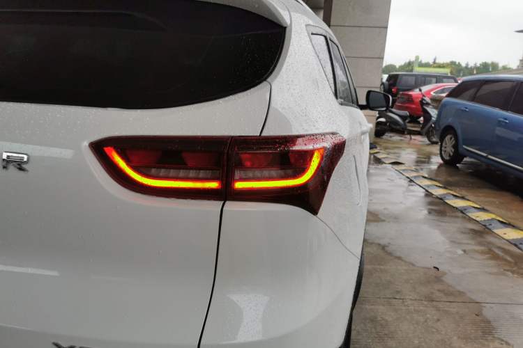 Used JETOUR X70M 2021 1.5T DCT Luxury Partner Model 7 Seats