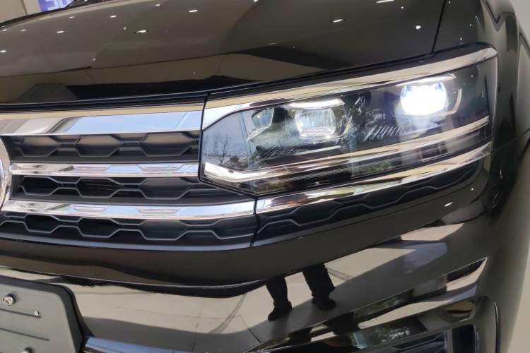 Used Volkswagen Teramont X 2020 Facelifted 330TSI Two-Wheel-Drive Luxury Edition
