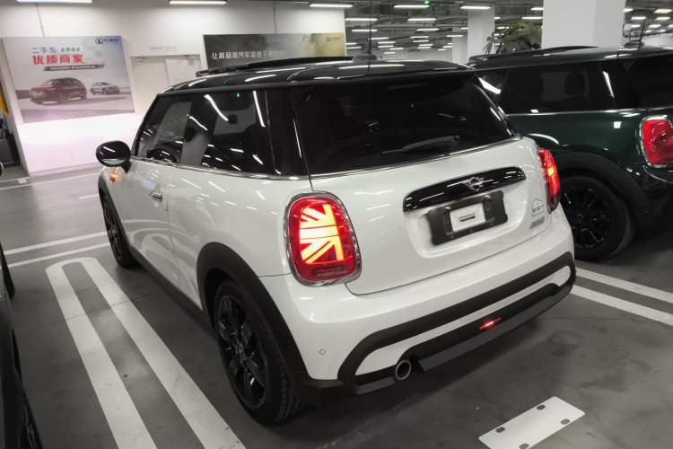 Used MINI MINI 2023 Updated 1.5T COOPER Artist
