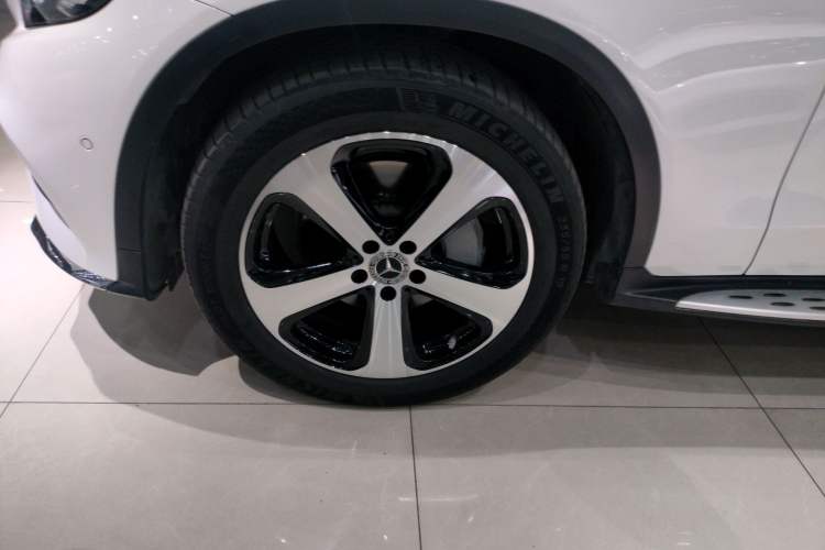 Used Mercedes-Benz GLC 2017 GLC 260 4MATIC Luxury Model
