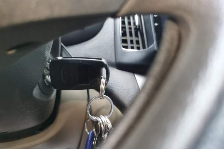 Used Hyundai Celesta 2011 1.6L Manual Comfort Edition Vehicle Key