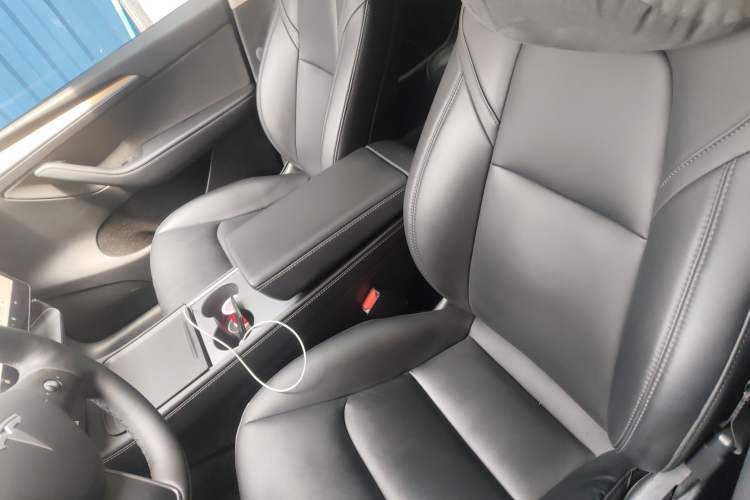 Used Tesla Model Y 2022 Long-Range All-Wheel-Drive Version
