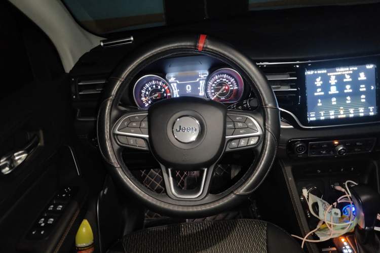 Used Jeep Grand Commander 2018 2.0T Four-Wheel Drive Smart Enjoyment Version China V Emission Standard Steering Wheel