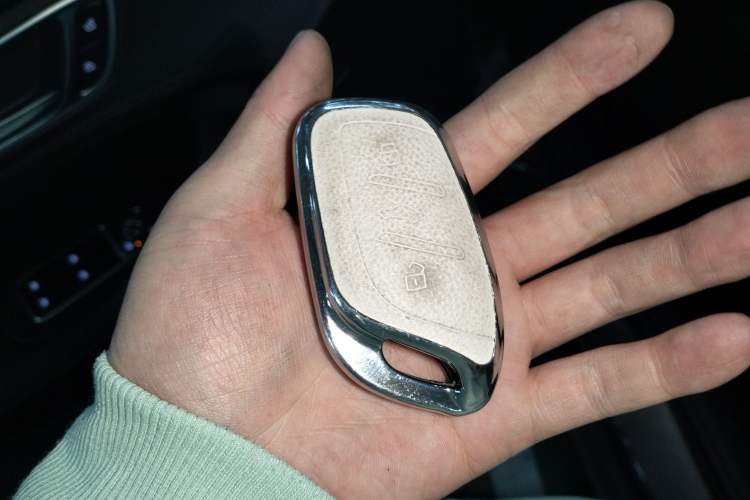 Used Roewe D7 2023 DMH 125km Superior Edition
