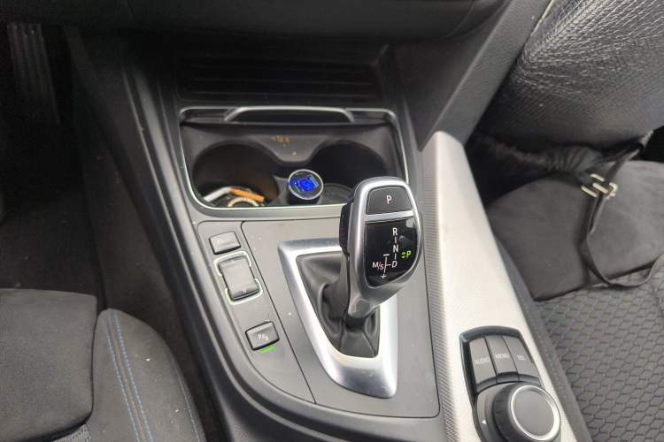 Used BMW 3 Series 2017 320i M Sport Gear Lever