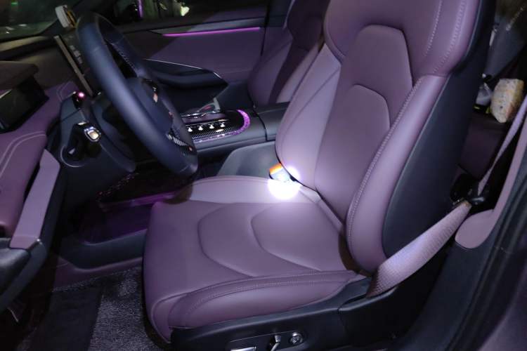 Used Xiaomi Auto SU7 2024 Rear-Drive Ultra-Long Range Advanced Pro-Level Intelligent Driving Version Left Front Seat