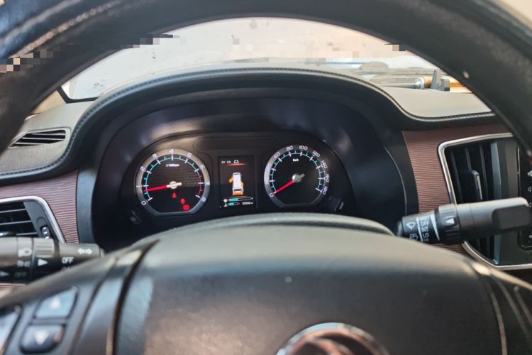 Used FORTHING Lingzhi 2020 M5L 1.6L Luxury 7-Seater
