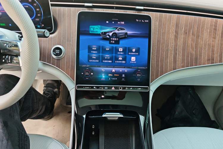 Used Mercedes-Benz EQE SUV 2023 350 4MATIC Luxury Edition Audio And AC Panel