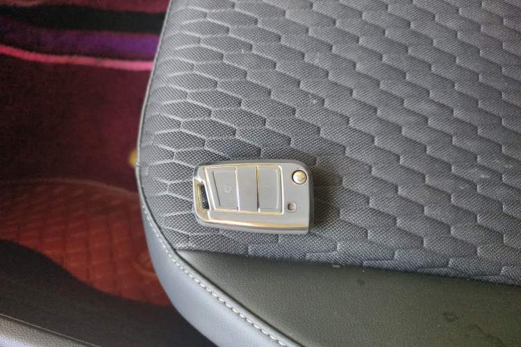 Used Volkswagen Tiguan L 2020 330TSI Automatic Two-Wheel Drive Luxury Edition China VI Standard