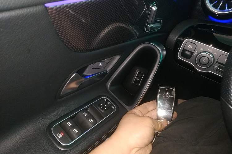 Used Mercedes-Benz A-Class 2022 Revised Version A 200 L Sport Sedan Fashionable Style
