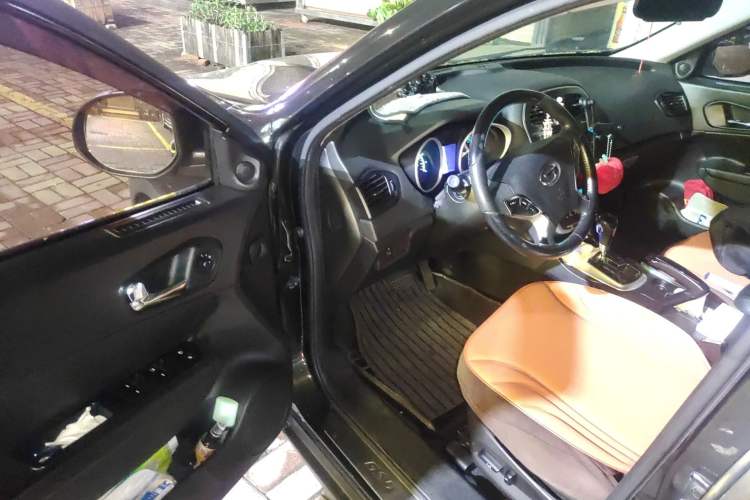 Used GAC Trumpchi GS5 2012 2.0L Automatic Two-Wheel Drive Elite Edition
