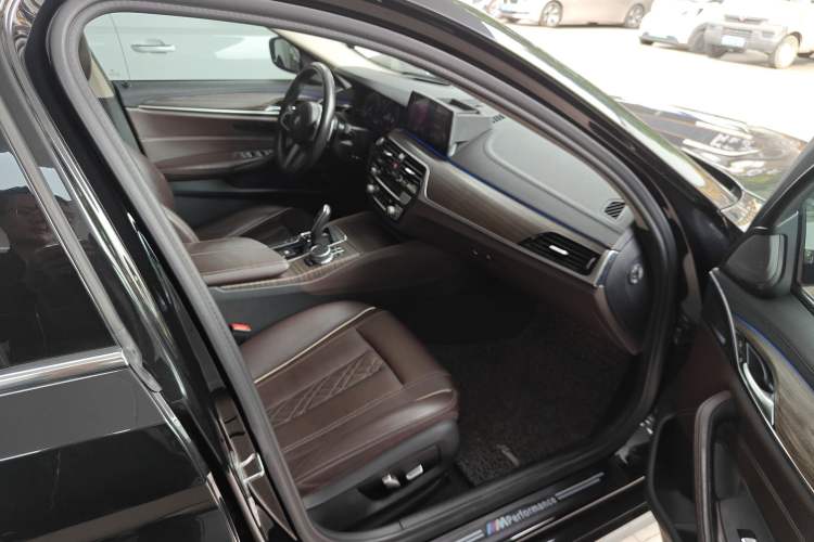 Used BMW 5 Series 2019 530Li Luxury Edition Premium Package
