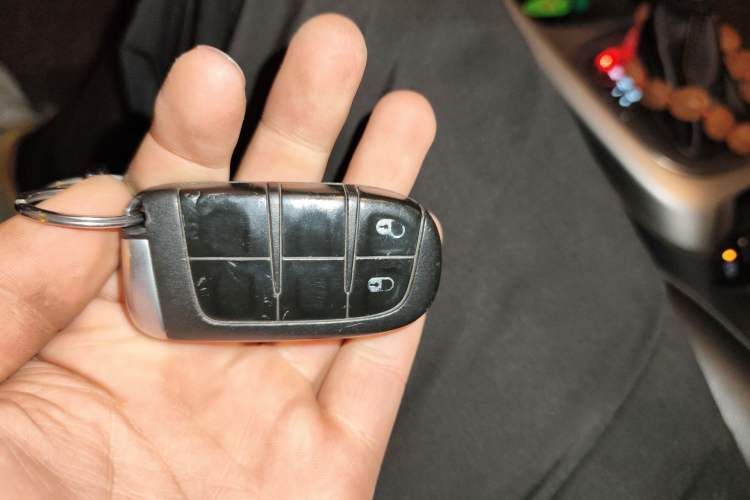 Used Jeep Compass 2019 200T Automatic Family Edition - Connected Large Screen Version Vehicle Key