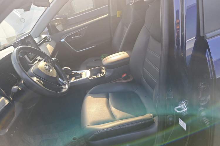 Used Toyota RAV4 2022 2.0L CVT Two-Wheel Drive Prestige Edition