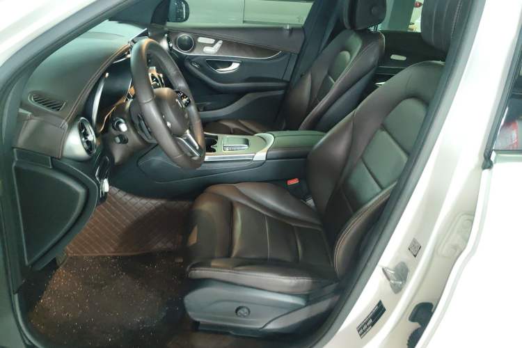 Used Mercedes-Benz GLC 2020 Facelift GLC 300 L 4MATIC Dynamic Edition