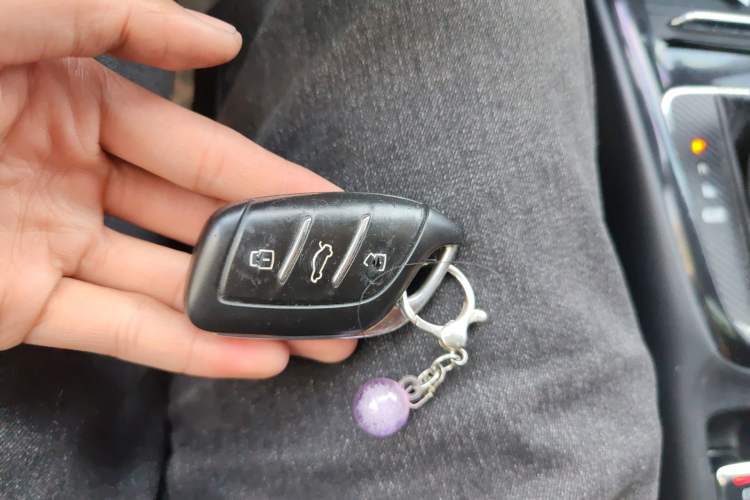 Used Roewe i5 2020 1.5L Automatic 4G Connect Luxury Flagship Edition Vehicle Key